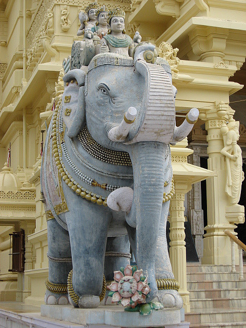 Welcome statue of an elephant at one of the jain temples in Palitana, Gujarat, India